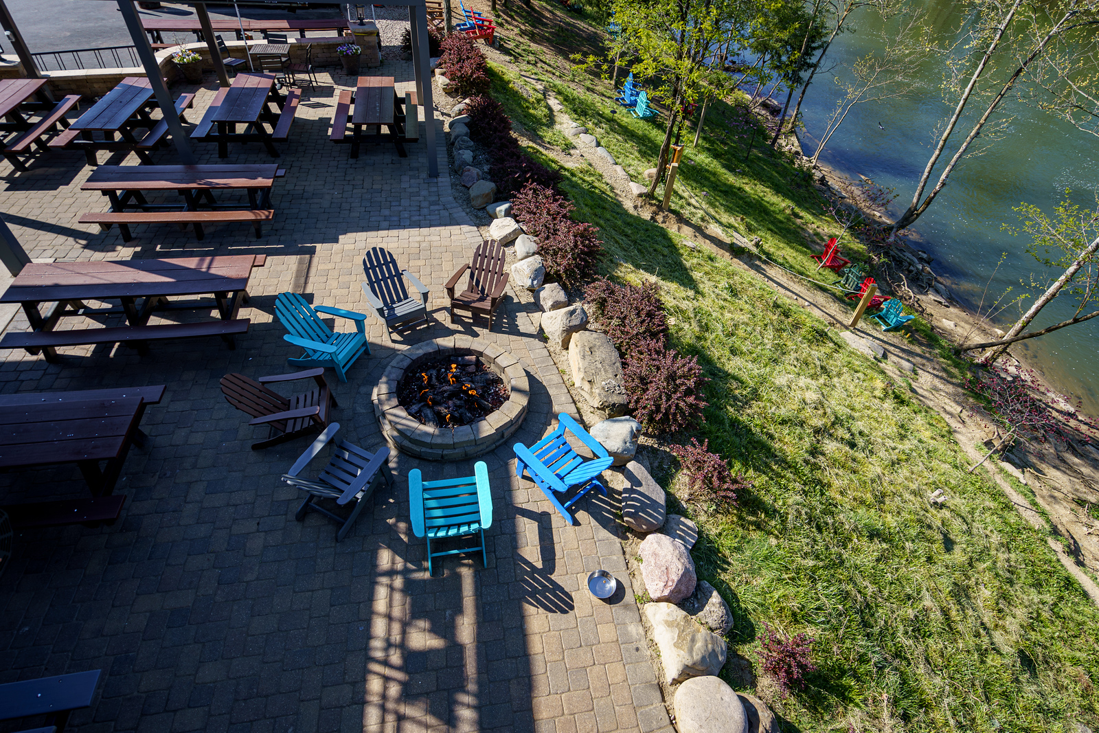 chairs and picnic tables